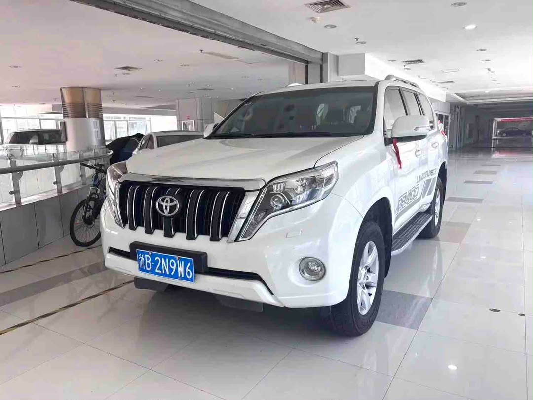 TOYOTA PRADO 2015